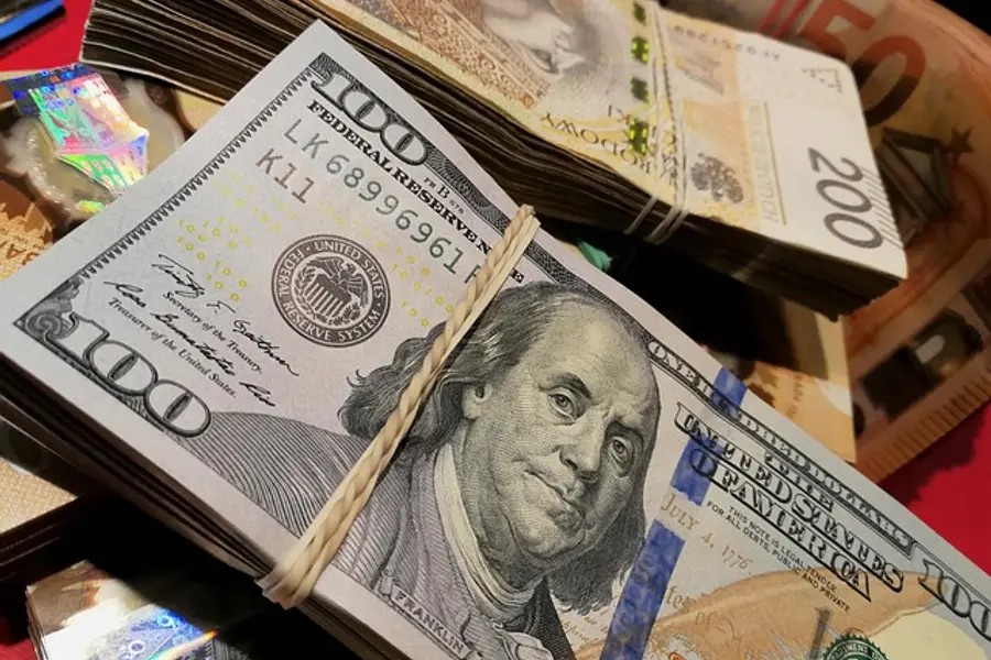 Títulos do governo sofrem liquidação global recorde