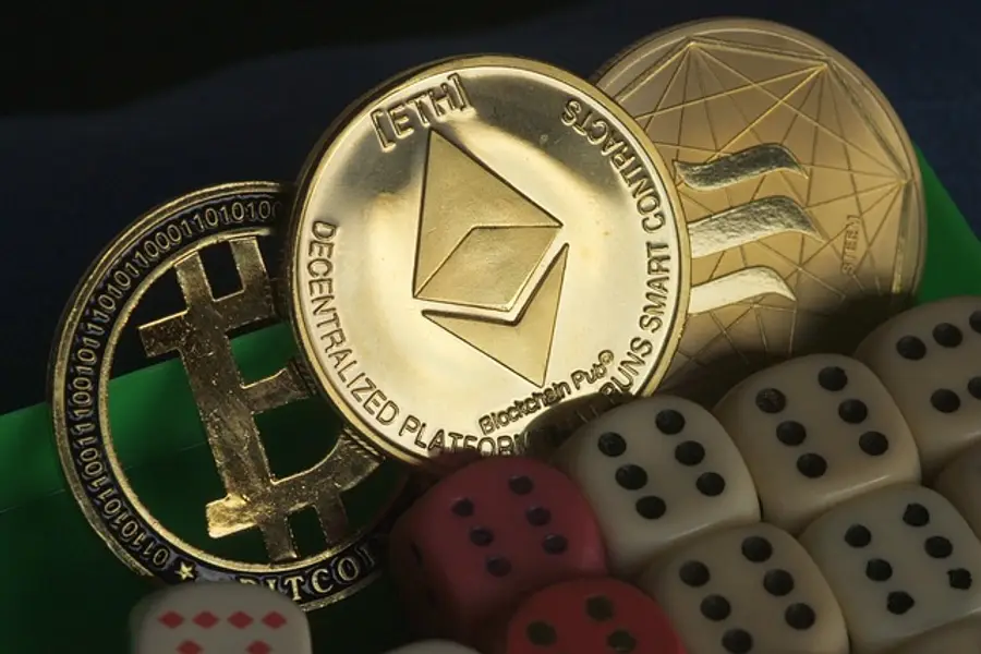 XRP e Bitcoin: Grok AI projeta preços para maio de 2026